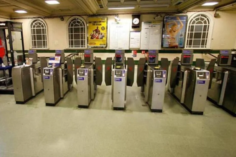 Metrô de Londres: grandes filas se formaram perto de estações, enquanto ruas da cidade sofreram com congestionamentos (Peter Macdiarmid/Getty Images)