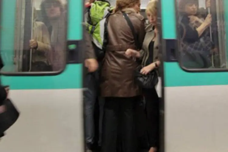 Metrô de Paris: apesar dos atrasos na malha ferroviária e da paralisação em refinarias, metrô e aeroportos funcionavam quase perfeitamente (Jacques Demarthon/AFP)