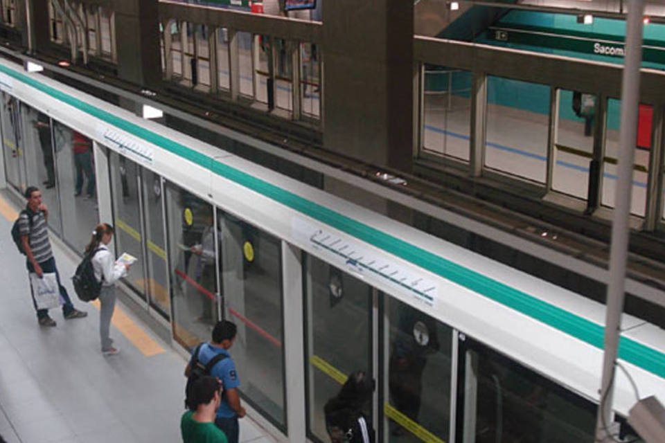 Metrô de São Paulo passa a informar condição das linhas via celular e web