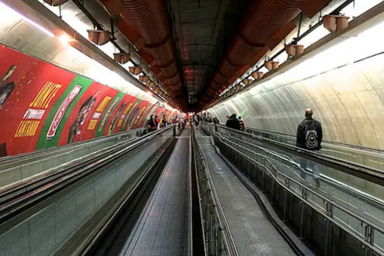 Ligação entre as linhas verde e amarela do metrô em São Paulo no dia do jogo entre Brasil e Camarões na Copa do Mundo (Robson Leandro/ Flickr/Divulgação)