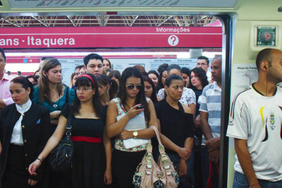 Metrô suspende paralisação marcada para esta terça