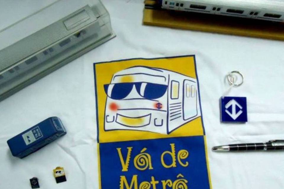 Metrô de São Paulo vira grife e estampa suvenires