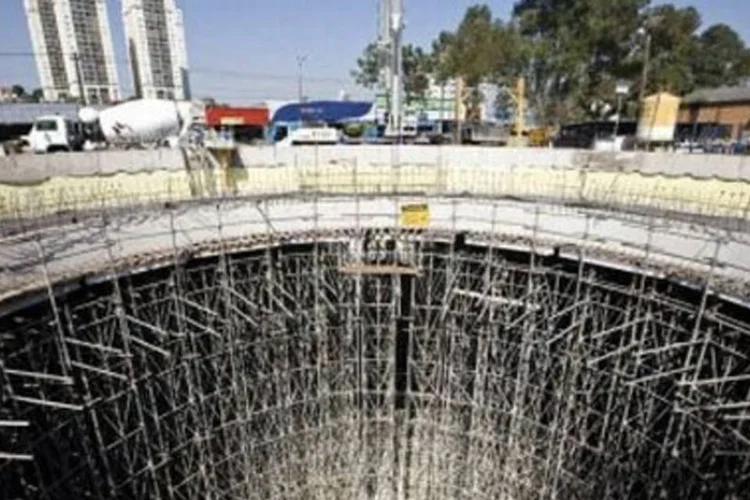 O governo do Estado prevê concluir a obra de ligação entre as duas estações até 2013 (.)