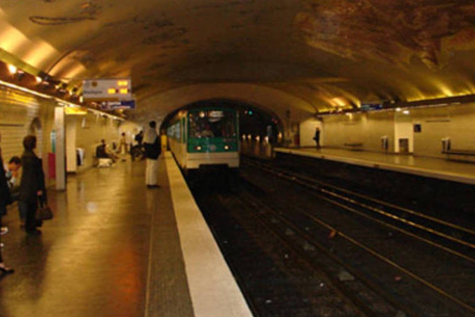Metrô de Paris vai aquecer água de edifício vizinho