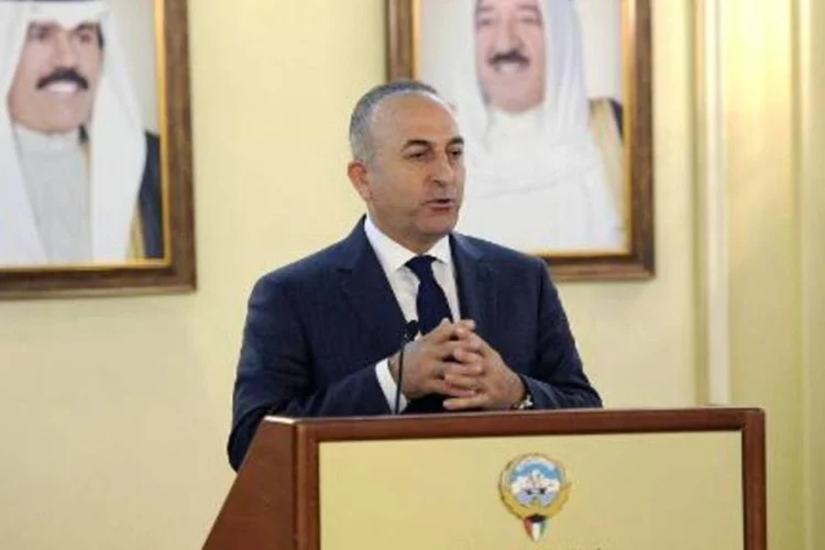 Mevlut Cavusoglu: "eu irei. Ninguém pode me impedir", disse o chanceler turco ao jornal Hurriyet (Yasser al-Zayyat/AFP)