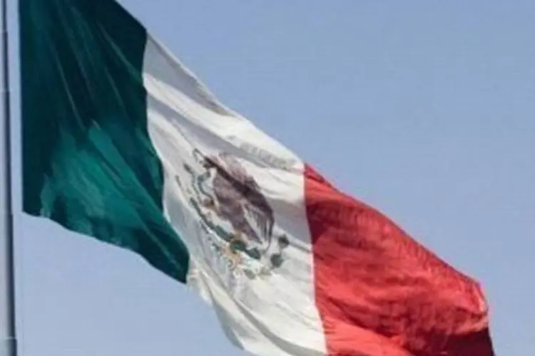 
	Bandeira do M&eacute;xico: o Produto Interno Bruto (PIB) mexicano cresceu 0,8 por cento de julho a setembro contra o trimestre anterior
 (.)