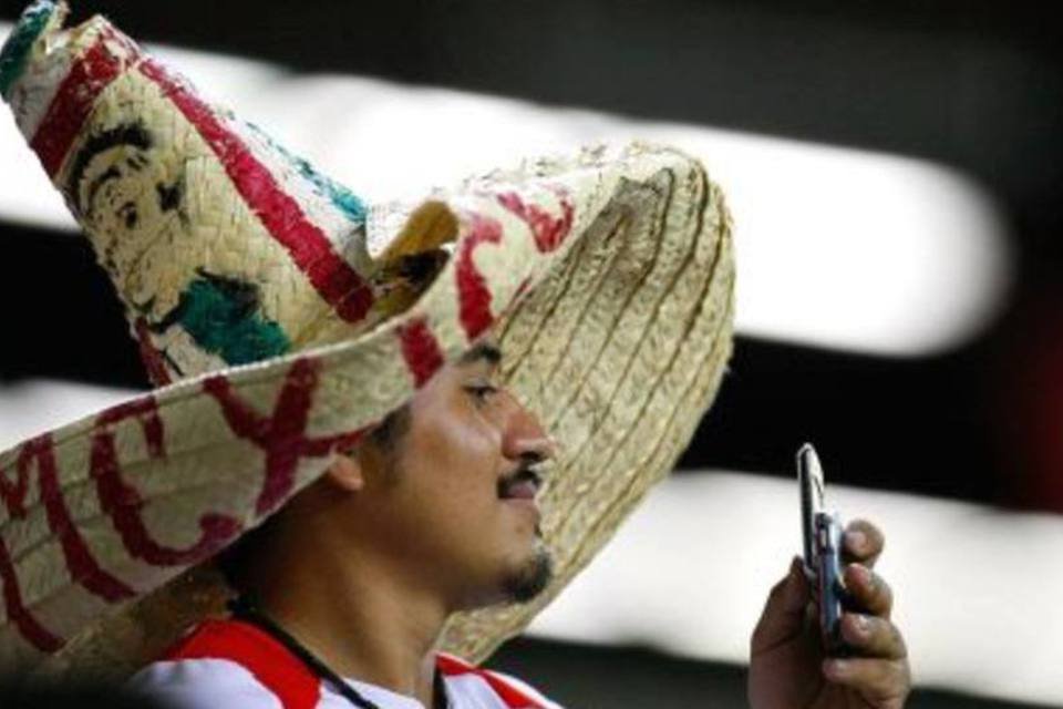 México pode cortar milhões de celulares para combater crime