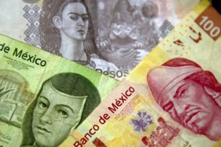 Notas de pesos mexicanos: a economia mexicana cresceu 4,1% no segundo trimestre de 2012 em ritmo anual
 (Yuri Cortez/AFP)