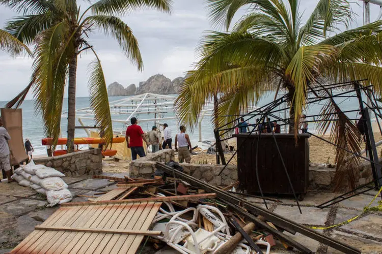 
	Furac&atilde;o Newton: durante a noite, o fen&ocirc;meno foi rebaixado para depress&atilde;o tropical
 (Fernando Castillo/Reuters)