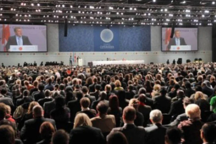 México quer os países excluídos da conferência na Dinamarca estajam preseentes na Cúpula Climática da ONU (AFP/Attila Kisbenedek)