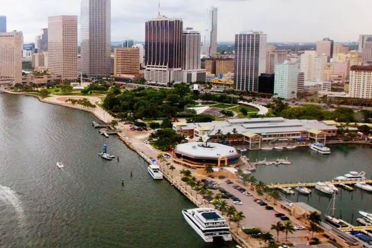 
	Vista de Miami: a &aacute;rea metropolitana mais populosa da Fl&oacute;rida pode ser um destino para investidores imobili&aacute;rios chineses
 (Joe Raedle/Getty Images)