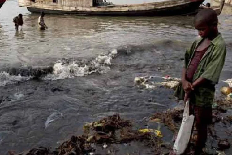 
	Mianmar: embarca&ccedil;&atilde;o Aungtagun 3, de propriedade estatal, naufragou ontem perto do munic&iacute;pio de Khyaukpyu quando atravessava de Taunggup e Sittw
 (Getty Images)