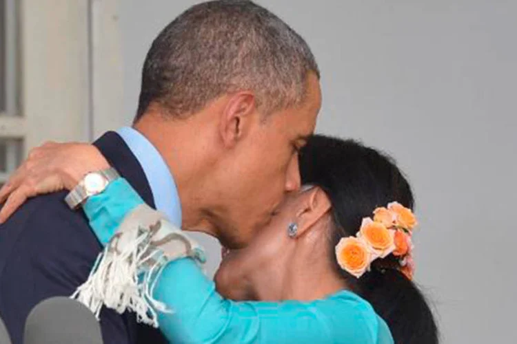 O presidente americano Barack Obama e a líder opositora birmanesa Aung San Suu Kyi ao fim de uma entrevista coletiva em Yangun
 (Mandel Ngan/AFP)