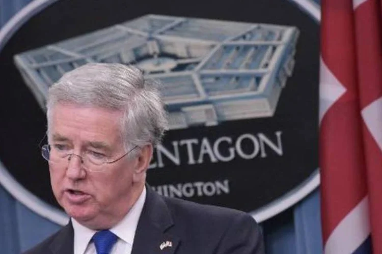 O ministro da Defesa britânico, Michael Fallon: "é uma ameaça muito séria, temos de responder a ela e responderei nesta tarde" (Mandel Ngan/AFP)