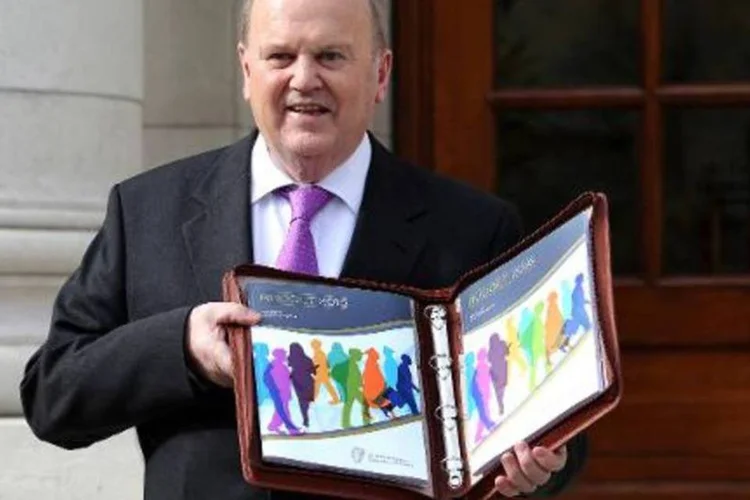 O ministro irlandês da Economia, Michael Noonan: "o caminho que nos trouxe até aqui foi muito difícil e os irlandeses fizeram grandes sacrifícios" (Paul Faith/AFP)