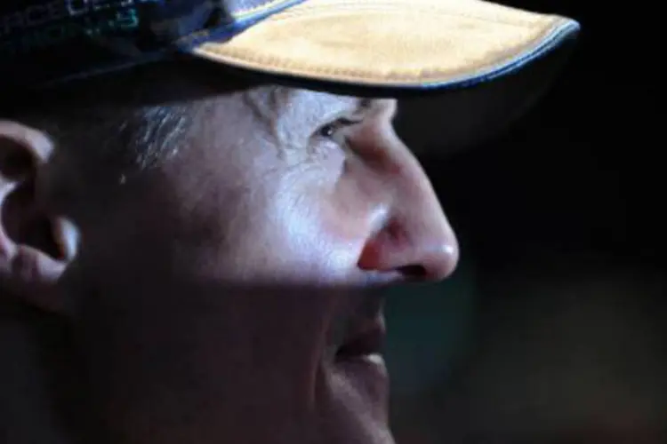 
	O ex-piloto da F&oacute;rmula-1 Michael Schumacher: ele sofreu um acidente de esqui no ano passado
 (Said Jan/AFP)