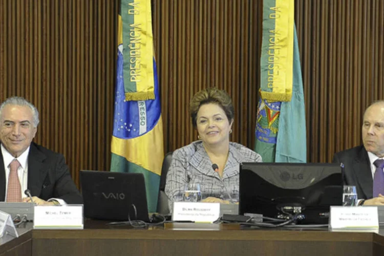 Dilma ainda se reúne hoje com representantes de centrais sindicais e grandes empresários (Fabio Rodrigues Pozzebom/ABr)