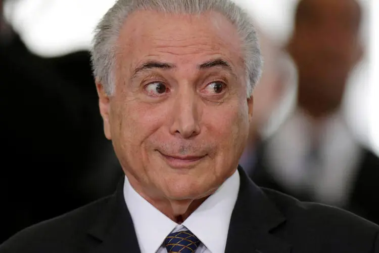 
	Datafolha: a Folha informou que 50% dos entrevistados preferiam a perman&ecirc;ncia de Temer &agrave; volta de Dilma. Mesmo errado, jornal persistiu no erro
 (Ueslei Marcelino / Reuters)