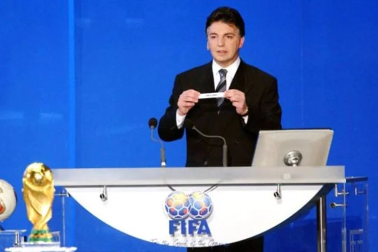 Michel Zen-Ruffinen, ex-secretário-geral da FIFA, nega as acusações do "Sunday Times" (Shaun Botterill/Getty Images)