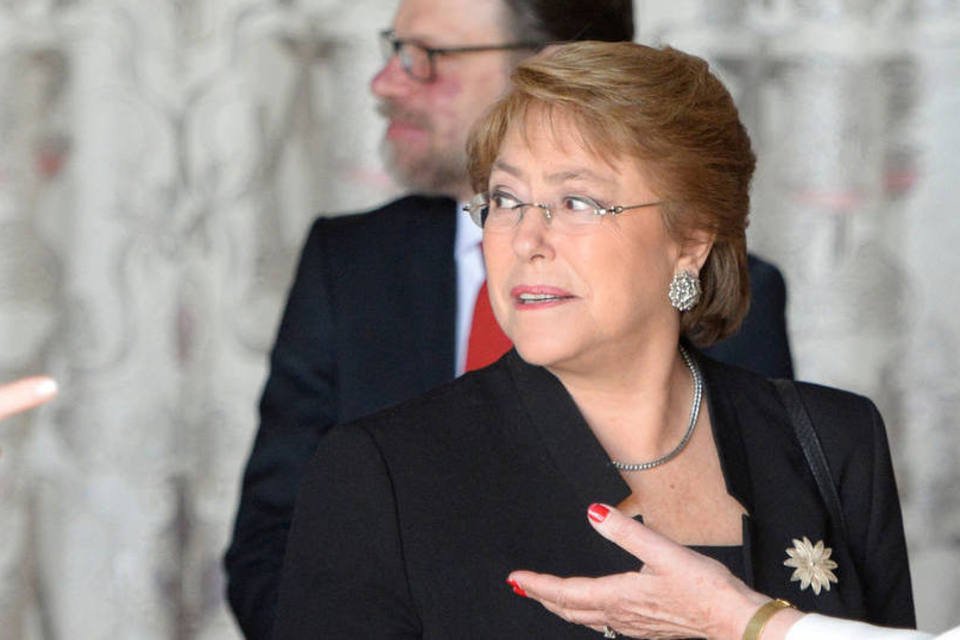 Bachelet propõe reforma da Previdência mesmo com críticas
