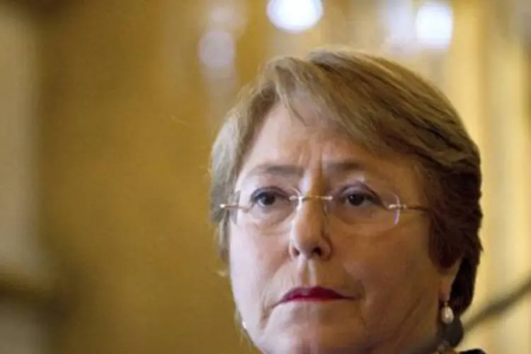 
	Michelle Bachelet: presen&ccedil;a da pol&iacute;cia foi refor&ccedil;ada no metr&ocirc; e em lugares p&uacute;blicos
 (©AFP / Joel Saget)