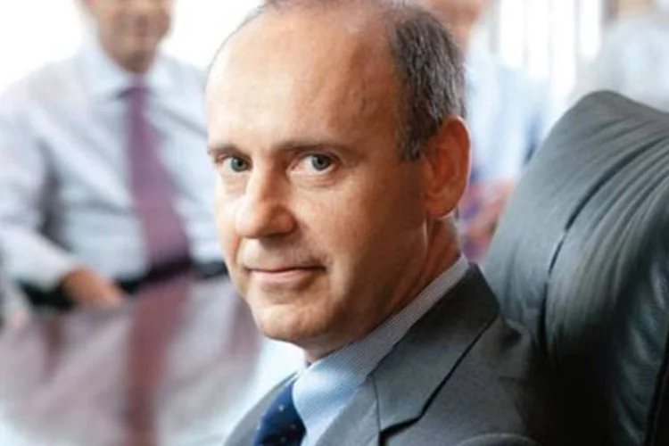 Ollier, o novo presidente: algumas decisões tiveram de ser adiadas até sua chegada (.)