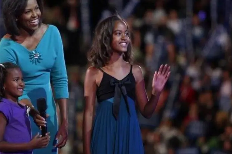 Ao se sentar para assistir televisão, as séries são motivo de discordância na família Obama, embora o presidente compartilhe com as filhas o gosto por algumas (Getty Images)