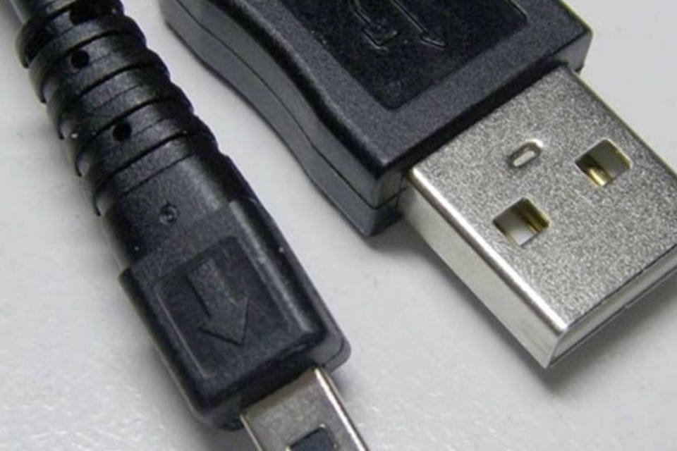 Hackers podem aproveitar USB em ataques, diz pesquisador