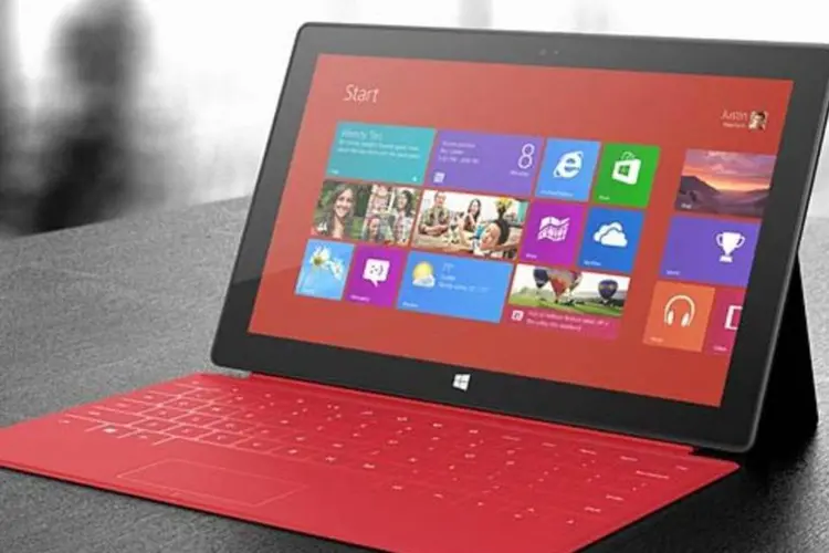 
	Tablet Microsoft Surface: Surface Pro ser&aacute; lan&ccedil;ado em duas vers&otilde;es, com pre&ccedil;o inicial de 899 d&oacute;lares para o modelo de 64 GB e 999 d&oacute;lares para o modelo de 128 GB
 (Divulgação)