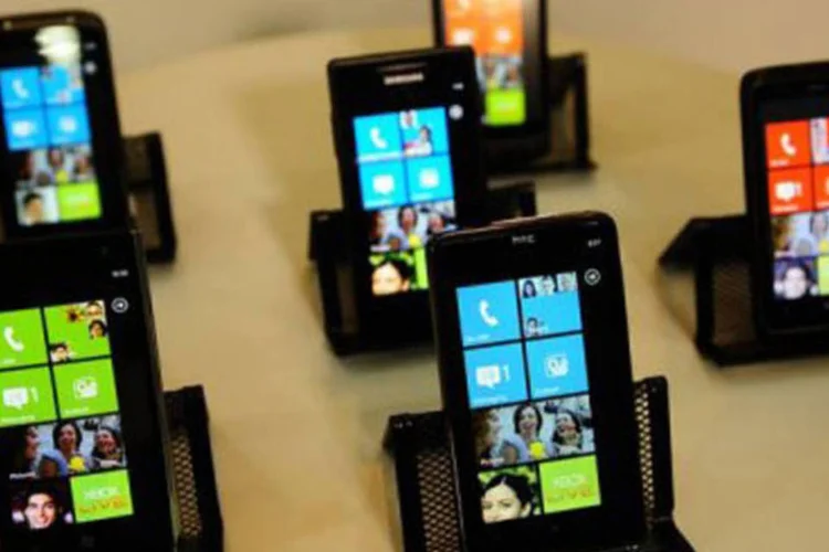 A Microsoft desenvolveu o Windows 7 para smartphones com o objetivo de competir com sistemas operacionais como o Android (Emmanuel Dunand/AFP)