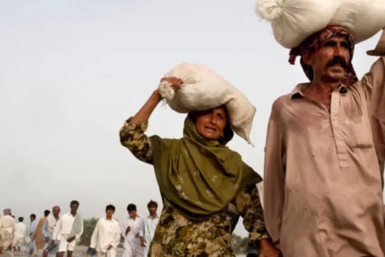 Cheias no Paquistão, em agosto de 2010, deixaram 5 milhões de desabrigados no país. (Getty Images)
