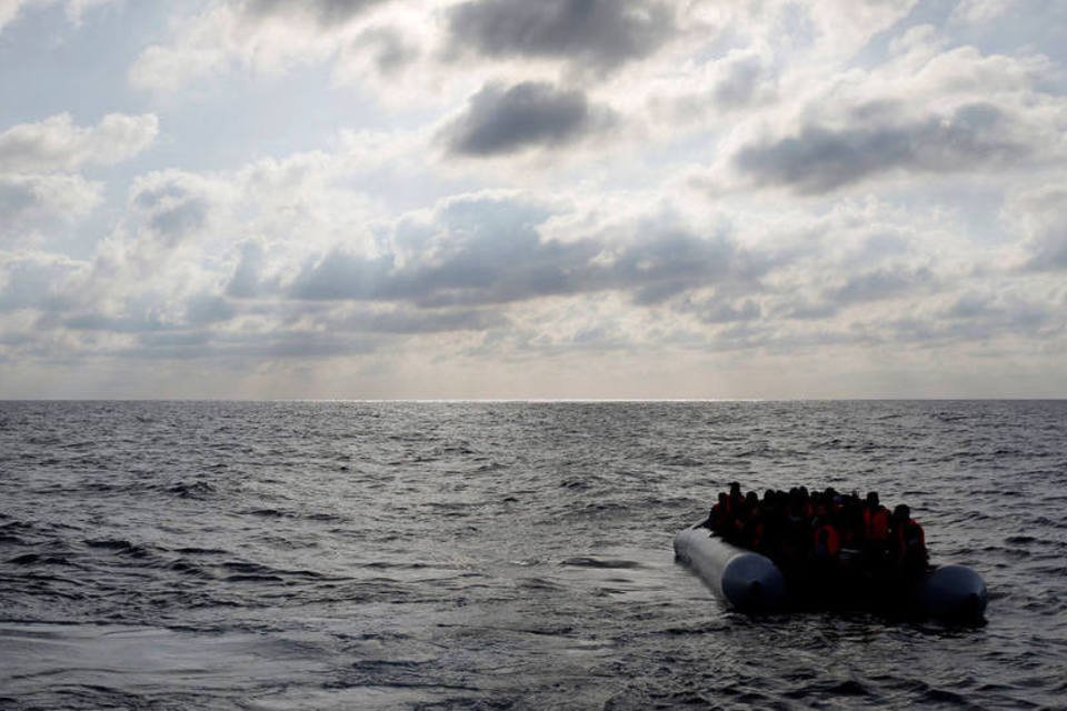 Marinha italiana salva mais de mil pessoas no Mediterrâneo