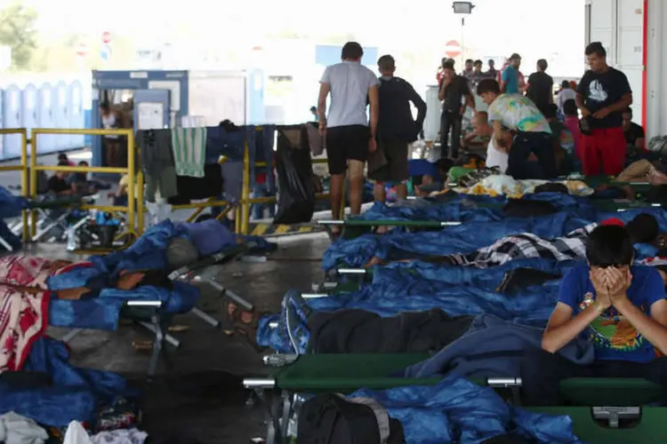 Migrantes resgatados na Áustria ( REUTERS/Heinz-Peter Bader TPX IMAGES OF THE DAY)