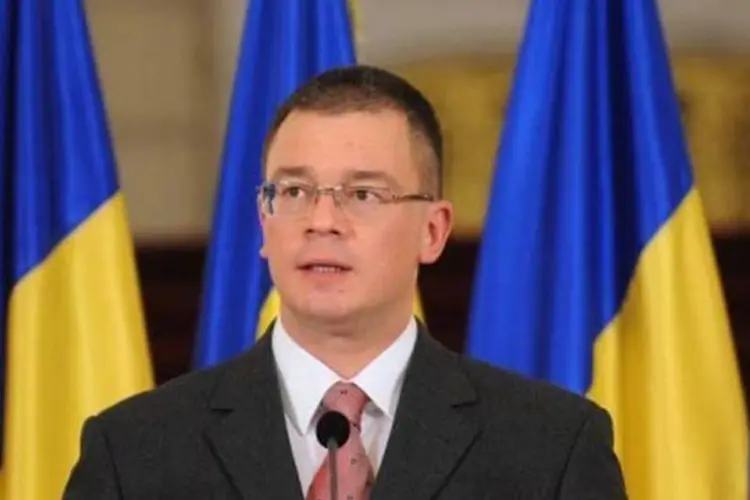 O gabinete de Mihai Razvan Ungureanu recebeu o apoio de 237 parlamentares (AFP / Daniel Mihailescu)