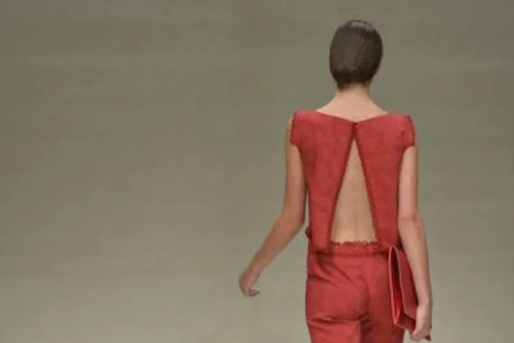 
	Modelo deixa a passarela: os protagonistas do encontro Brasil-Espanha s&atilde;o os designers que organizaram desfiles especialmente para apresentar suas propostas.&nbsp;
 (Alberto Pizzoli/AFP)
