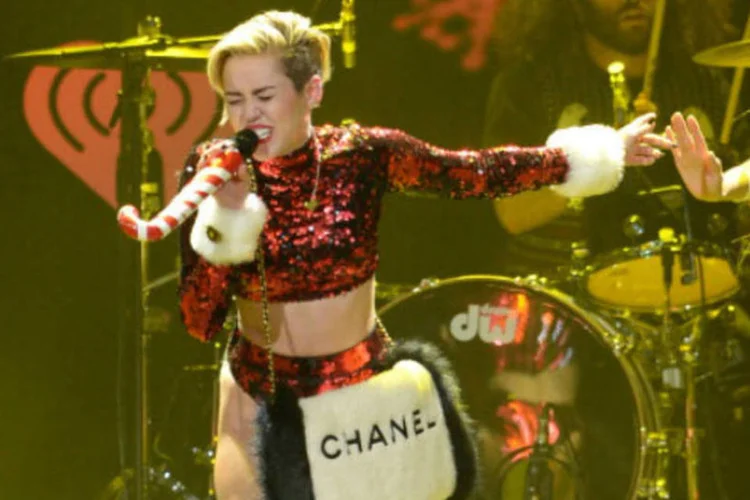 
	Miley Cyrus: cantora, de 21 anos teve o v&iacute;deo mais visto em 2013, o do seu show ao vivo com Robin Thicke no VMAs
 (Getty Images)
