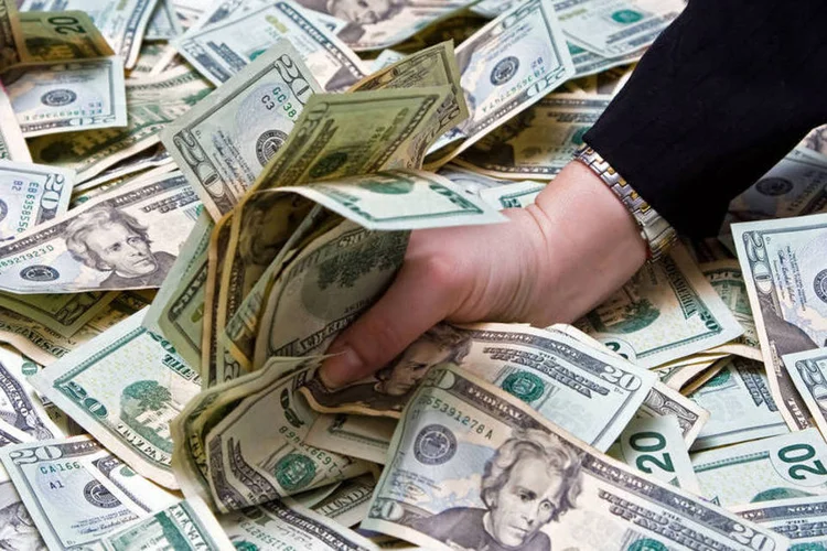 Milionários: no mundo, o aumento de milionários foi de 9% em 2017, atingindo um total de 2,5 milhões de pessoas (Thinkstock/Thinkstock)