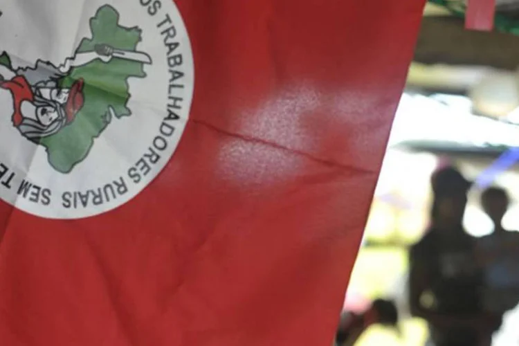 
	Fam&iacute;lias do MST: cinco &aacute;reas - duas em Marab&aacute; Paulista e tr&ecirc;s na regi&atilde;o de Dracena - tinham sido desocupadas at&eacute; a tarde desta segunda
 (Agência Brasil)
