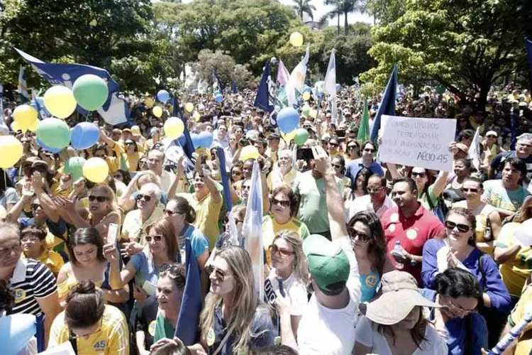 
	Militantes do PSDB: partido foi punido por n&atilde;o promover a participa&ccedil;&atilde;o da mulher na pol&iacute;tica
 (Bruno Magalhães/Coligação Muda Brasil/Divulgação)