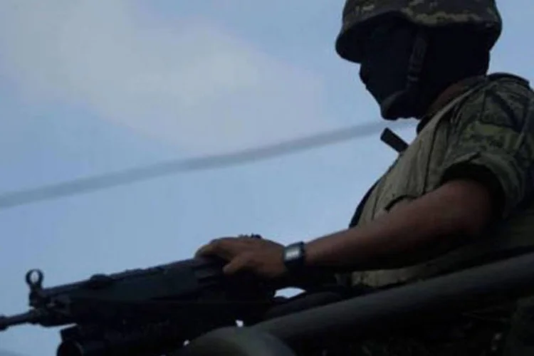 Militar mexicano em Veracruz; a violência ligada ao narcotráfico deixa cerca de 45.000 mortos no México (Yuri Cortez/AFP)