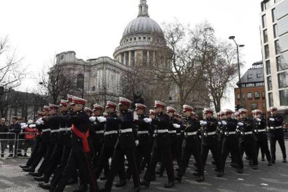 Londres defende que há razões morais para bombardear EI