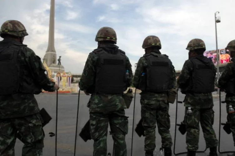 
	Militares na Tail&acirc;ndia: canal do ex&eacute;rcito far&aacute; a exibi&ccedil;&atilde;o de 38 partidas
 (AFP/Getty Images)