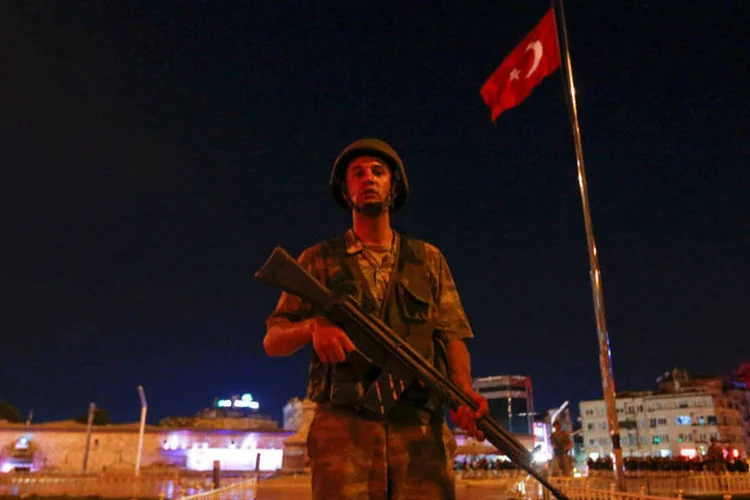 
	Istambul: os criminosos foram detidos e Candas foi levado ao hospital, onde est&aacute; em estado grave
 (Murad Sezer/Reuters)