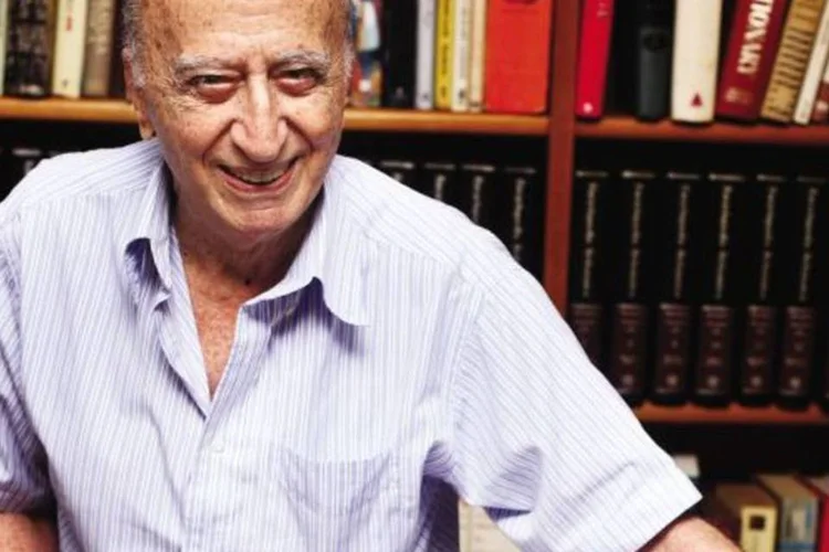 Millôr Fernandes, escritor, desenhista e humorista, no seu estúdio (Daniela Dacorso/Bravo!)