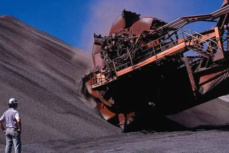 
	Minera&ccedil;&atilde;o:&nbsp;&quot;A demanda por a&ccedil;o est&aacute; ligeiramente melhor, com a maior parte dos projetos de constru&ccedil;&atilde;o sendo retomados&quot;, disse um operador com base em Xangai.
 (Divulgação)