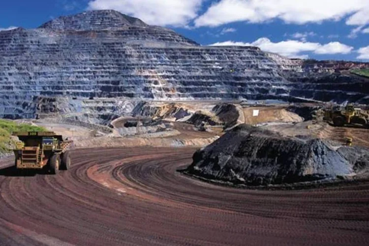 Mina de ferro: exportações da commodity para a China podem crescer 8% em 2011 (Divulgação/Vale)