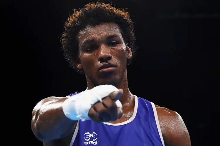 o boxeador equatoriano Carlos Andres Mina (Dean Mouhtaropoulos/Getty Images)