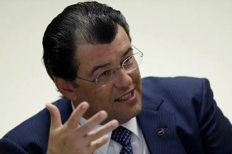 
	O ministro de Minas e Energia, Eduardo Braga: ministro deixou encontro com a presidente sem falar com a imprensa.
 (Ueslei Marcelino/Reuters)