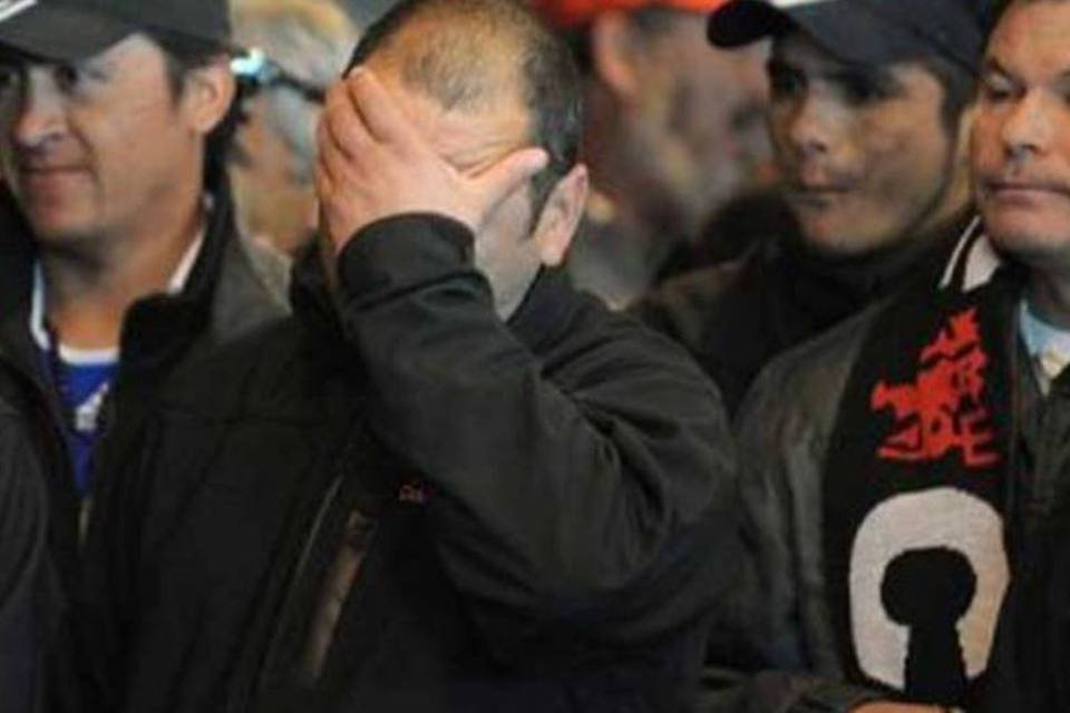 Um ano depois, mineiros do Chile sofrem insônia e dificuldades