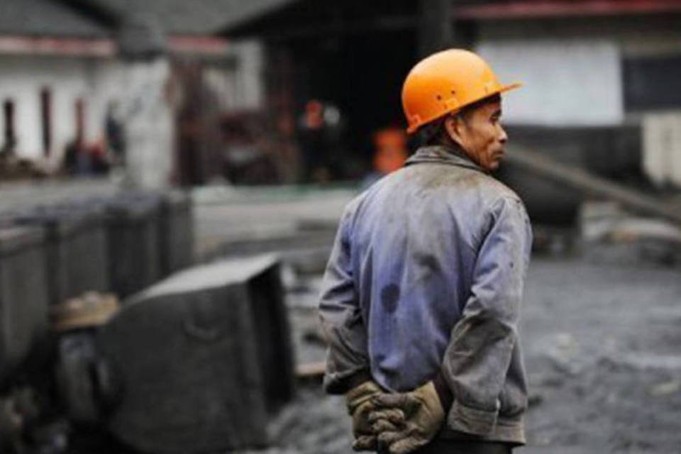 Explosão de mina de carvão mata 26 pessoas na China